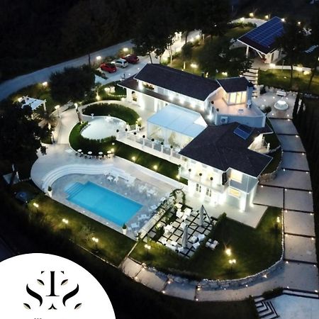 Tenuta Santo Stefano Azienda Agrituristica Santo Stefano del Sole Bagian luar foto