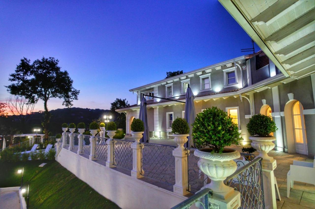 Tenuta Santo Stefano Azienda Agrituristica Santo Stefano del Sole Bagian luar foto