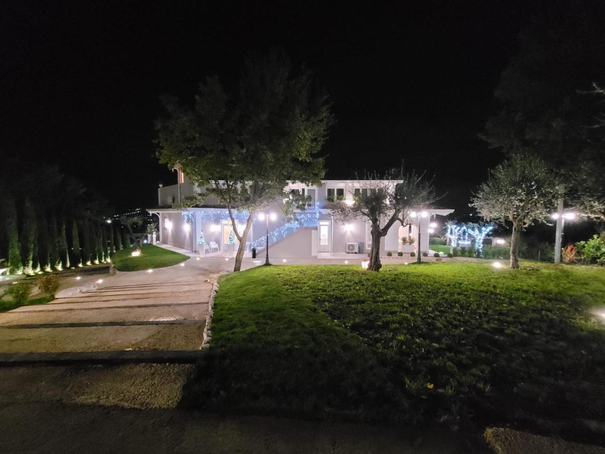 Tenuta Santo Stefano Azienda Agrituristica Santo Stefano del Sole Bagian luar foto
