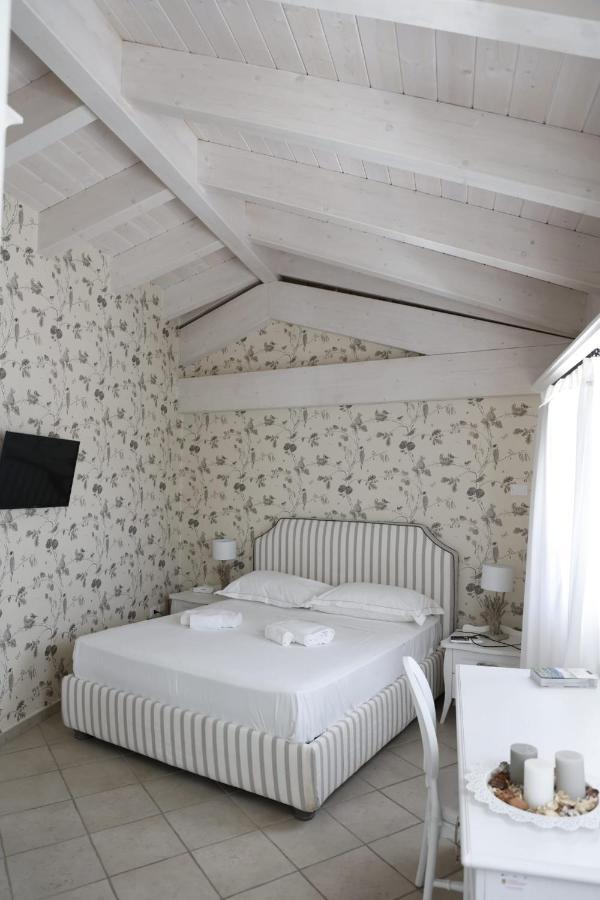 Tenuta Santo Stefano Azienda Agrituristica Santo Stefano del Sole Bagian luar foto